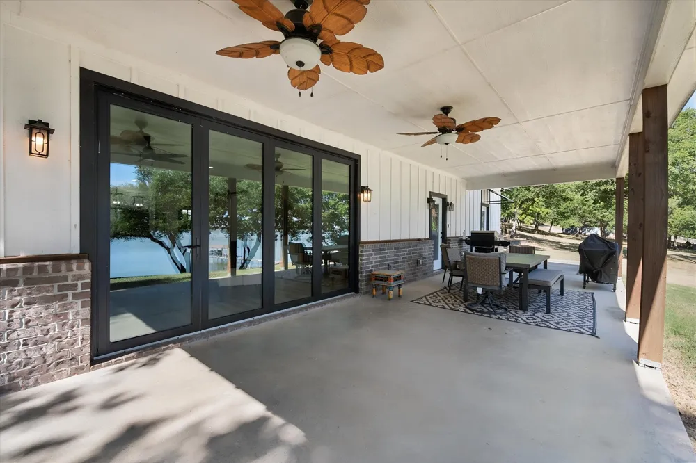 429 Meandering Way Corsicana, TX 75109