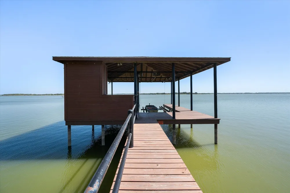 429 Meandering Way Corsicana, TX 75109