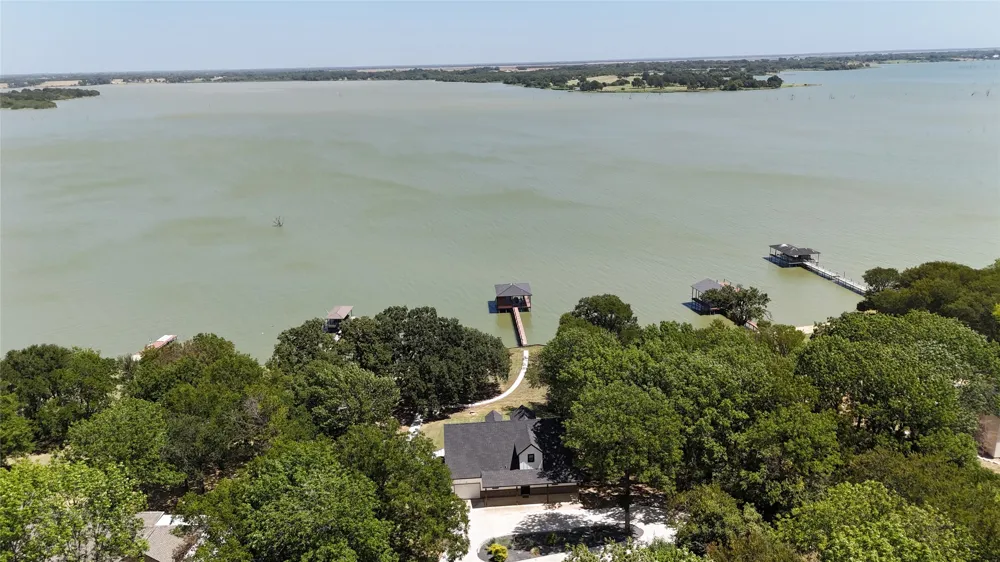 429 Meandering Way Corsicana, TX 75109