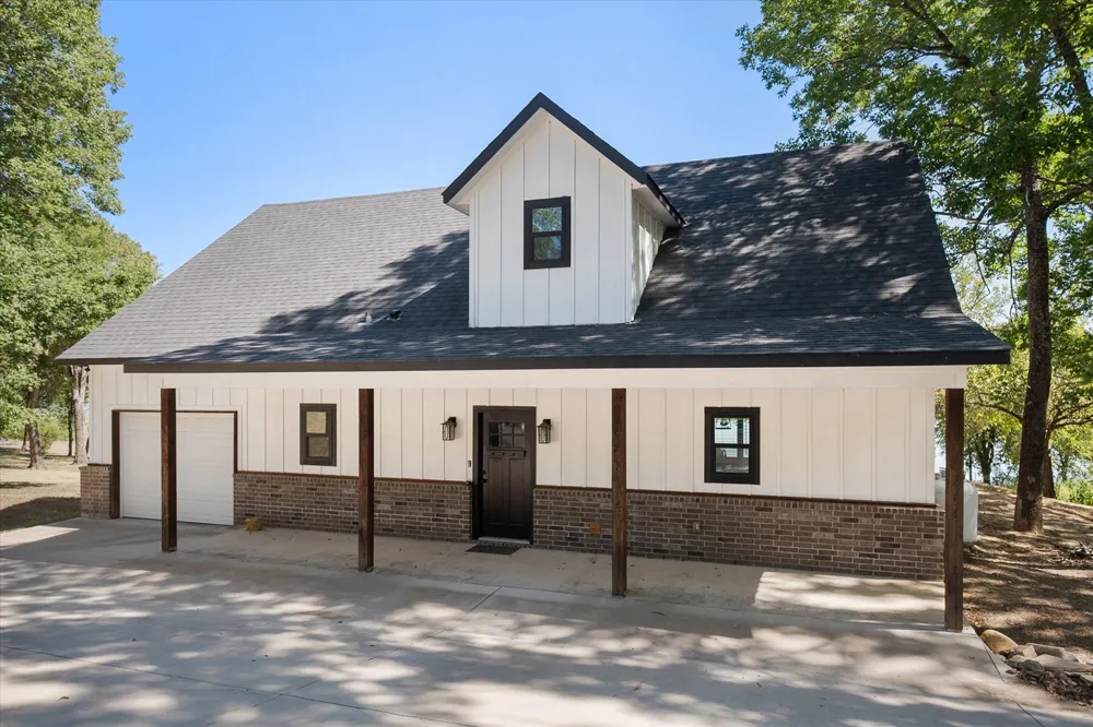 429 Meandering Way Corsicana, TX 75109
