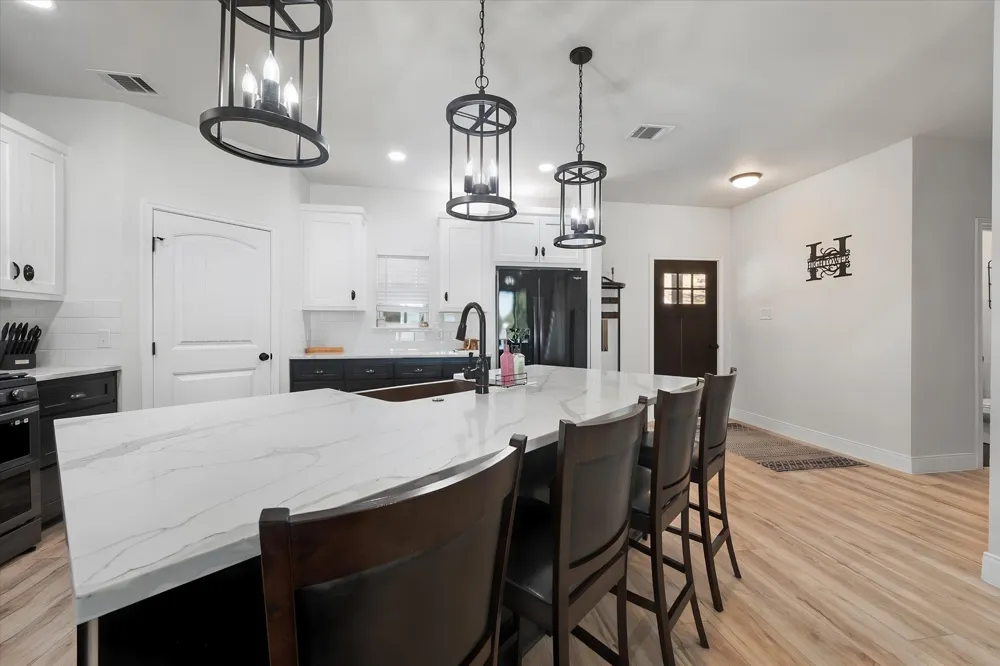 429 Meandering Way Corsicana, TX 75109