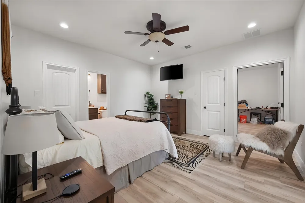 429 Meandering Way Corsicana, TX 75109