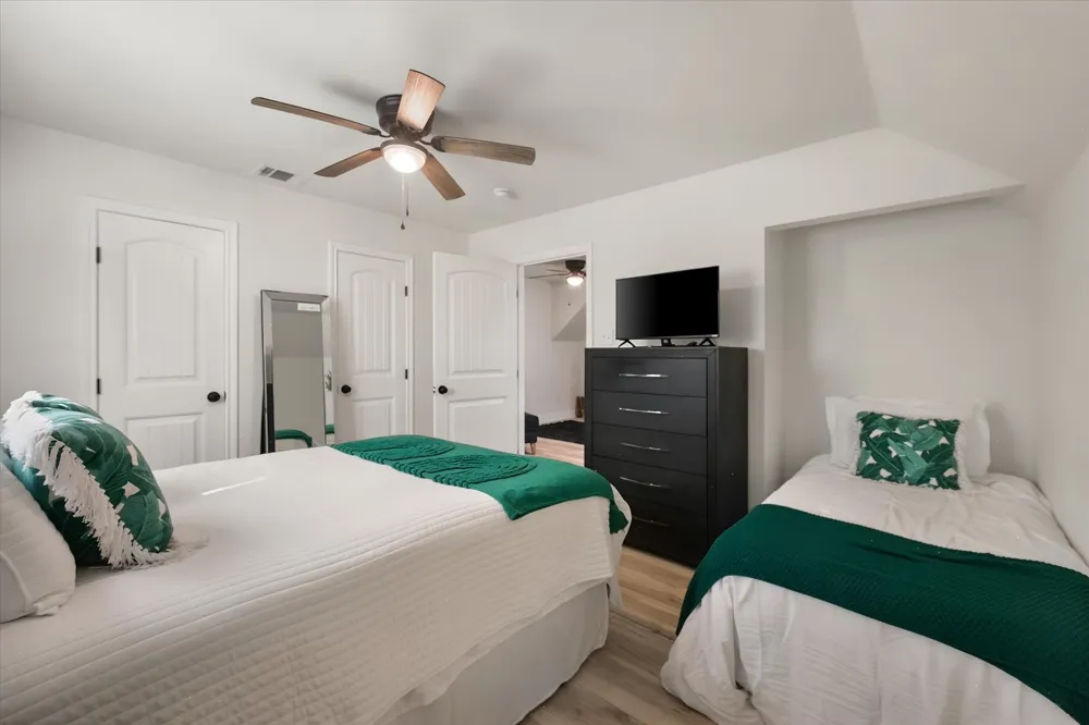 429 Meandering Way Corsicana, TX 75109