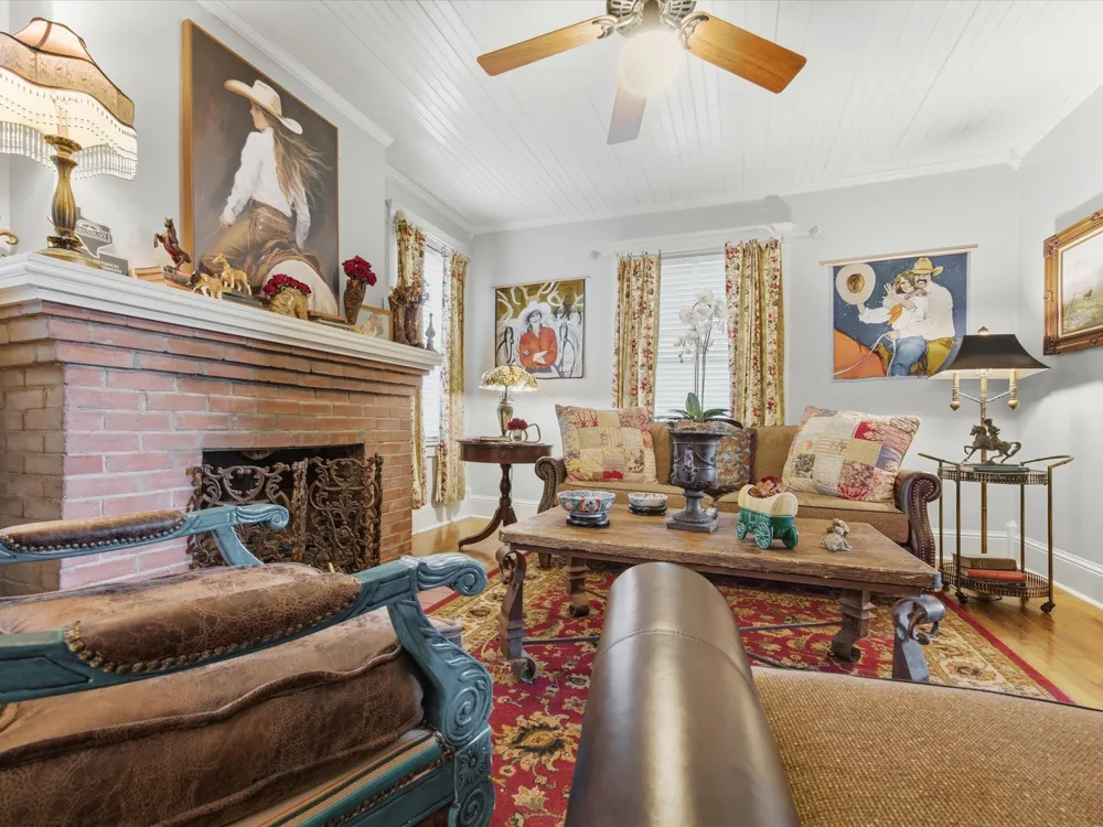 322 W Bridge Street Granbury, TX 76048