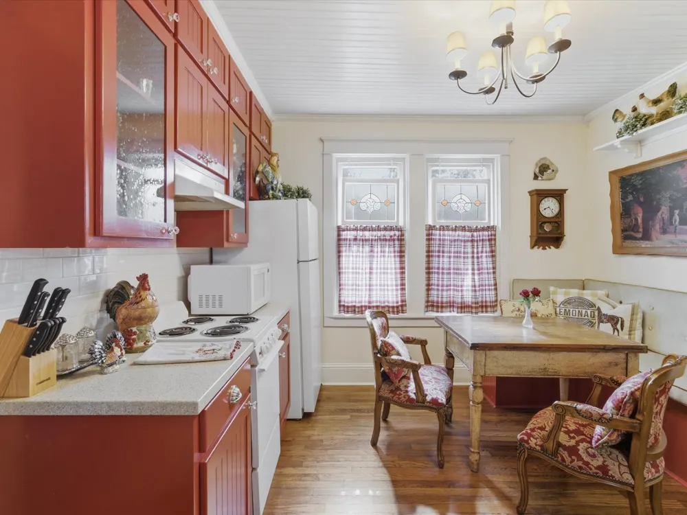 322 W Bridge Street Granbury, TX 76048