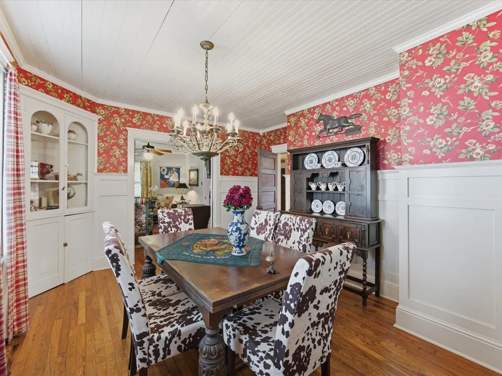 322 W Bridge Street Granbury, TX 76048