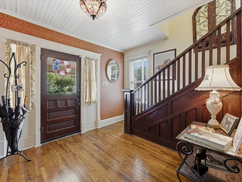 322 W Bridge Street Granbury, TX 76048
