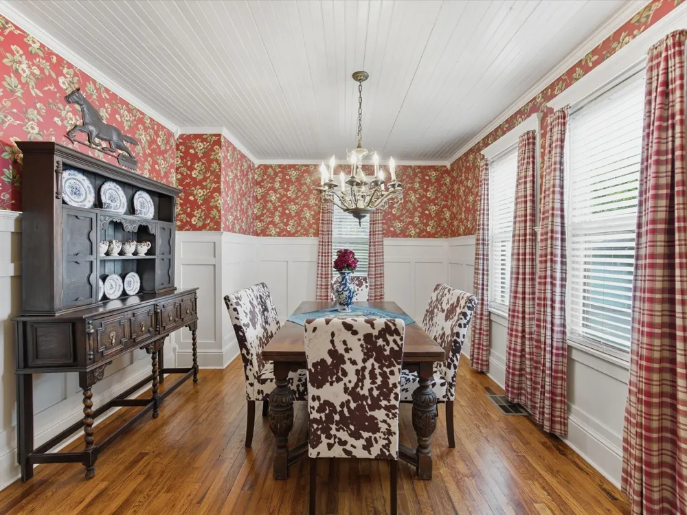 322 W Bridge Street Granbury, TX 76048