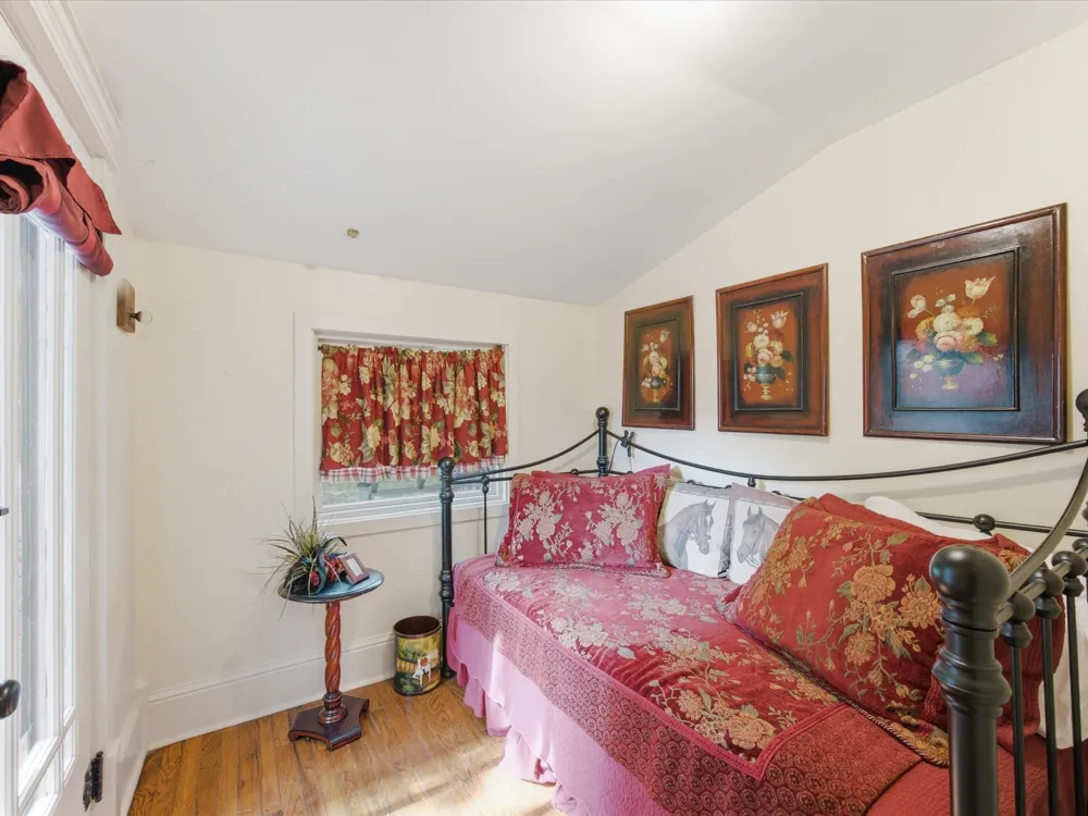 322 W Bridge Street Granbury, TX 76048