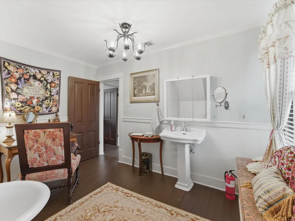 322 W Bridge Street Granbury, TX 76048