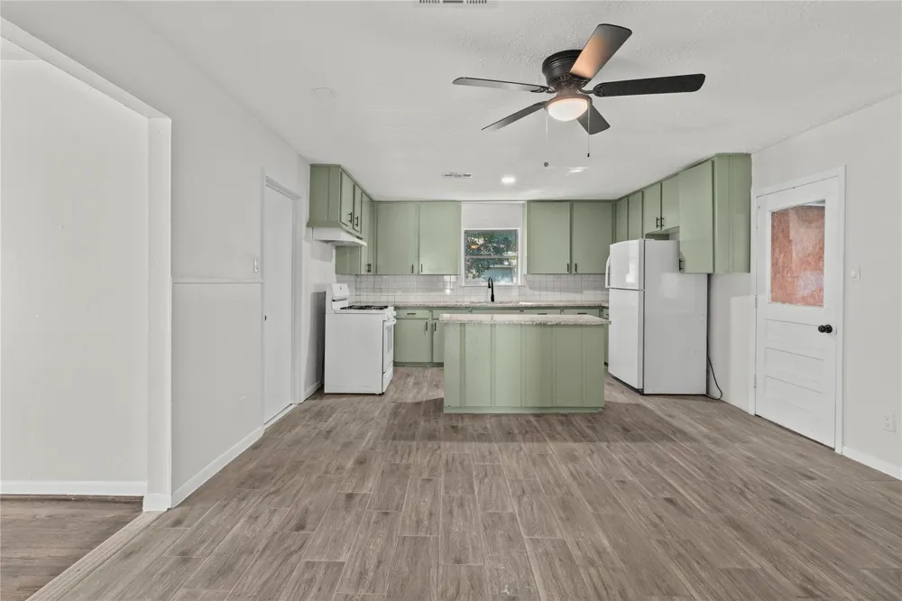 2811 Morningside Lane Pasadena, TX 77506