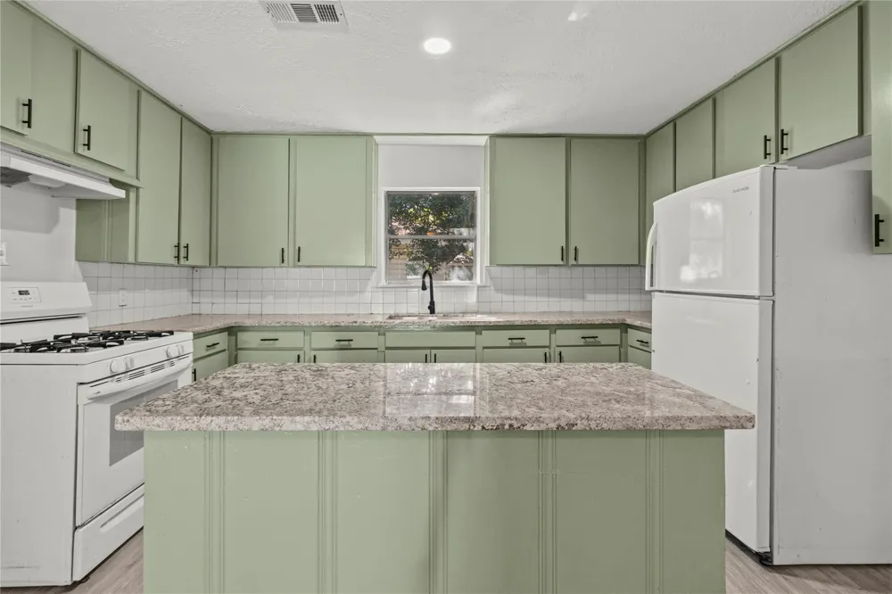 2811 Morningside Lane Pasadena, TX 77506