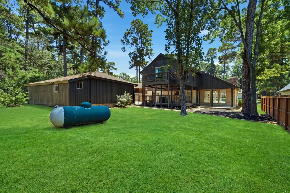 13946 Dolphin Drive Willis, TX 77318