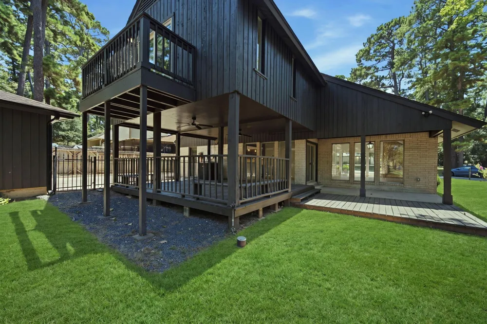 13946 Dolphin Drive Willis, TX 77318