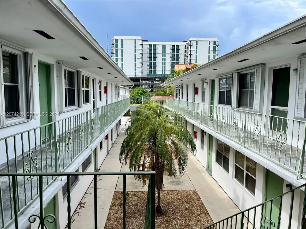 1824 Monroe St #12 Hollywood, FL 33020
