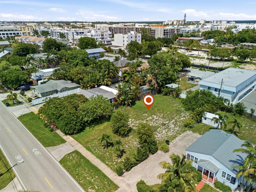 233 S SWINTON AVENUE Delray Beach, FL 33444