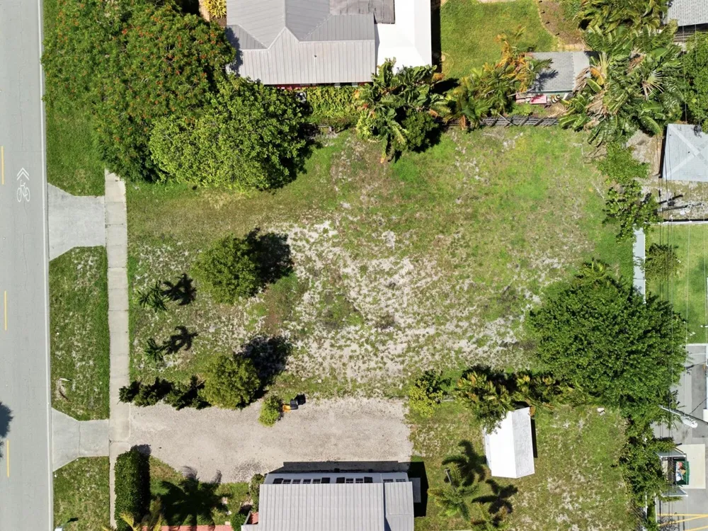 233 S SWINTON AVENUE Delray Beach, FL 33444
