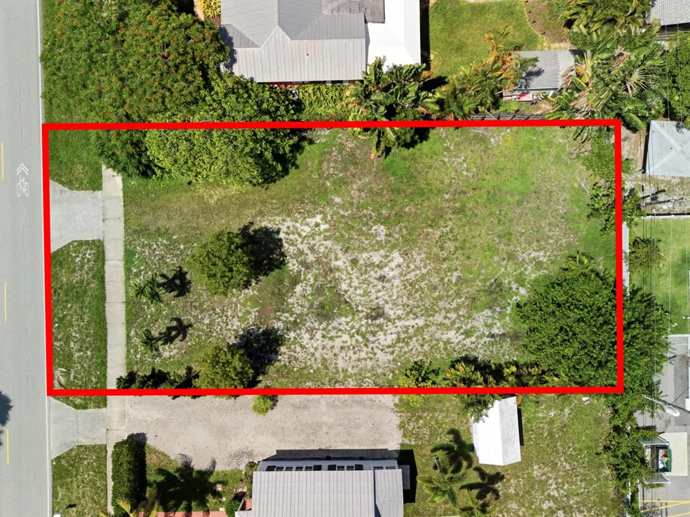233 S SWINTON AVENUE Delray Beach, FL 33444