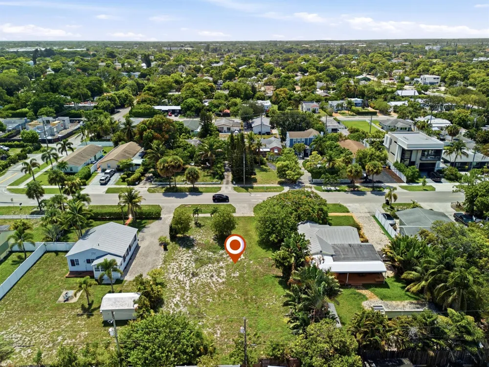 233 S SWINTON AVENUE Delray Beach, FL 33444