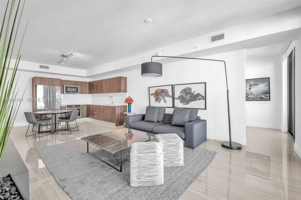 2960 NE 207th St #1102 Aventura, FL 33180