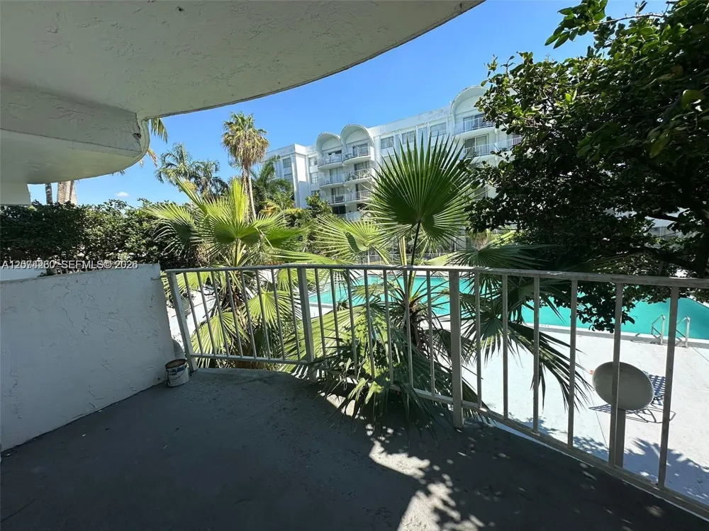 492 NW 165th St Rd #C-210 Miami, FL 33169