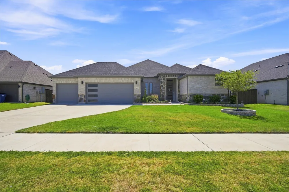 247 Half Moon Drive Waxahachie, TX 75165