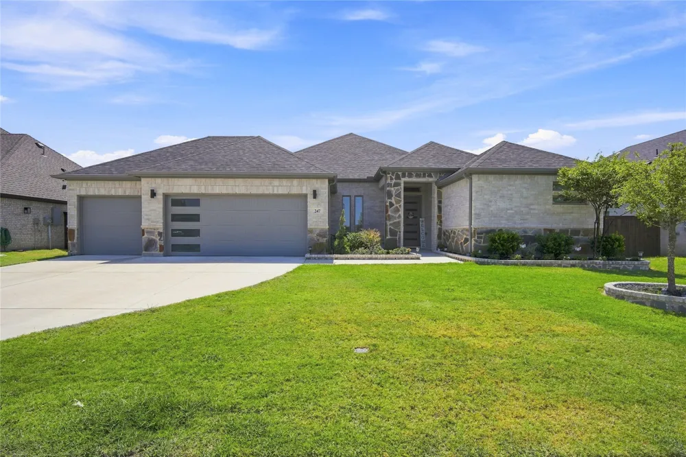 247 Half Moon Drive Waxahachie, TX 75165