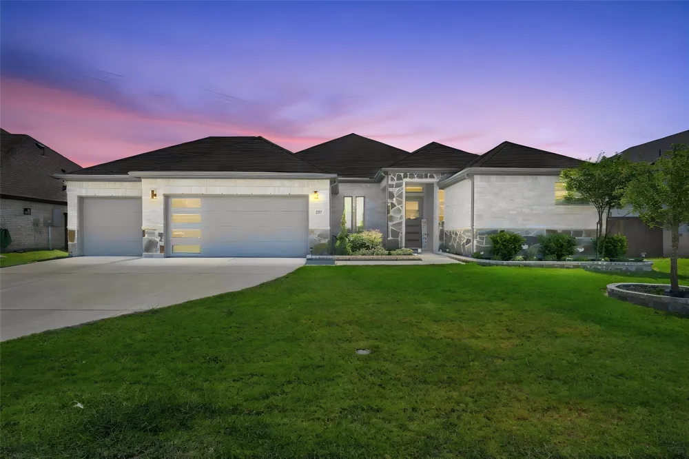 247 Half Moon Drive Waxahachie, TX 75165