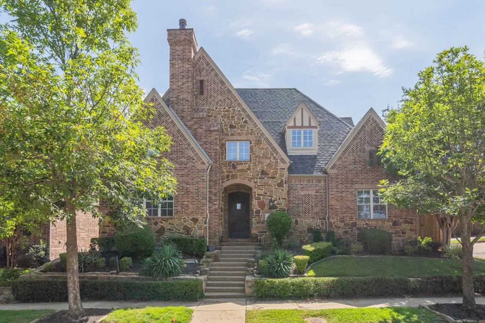5000 Dickens Lane Carrollton, TX 75010