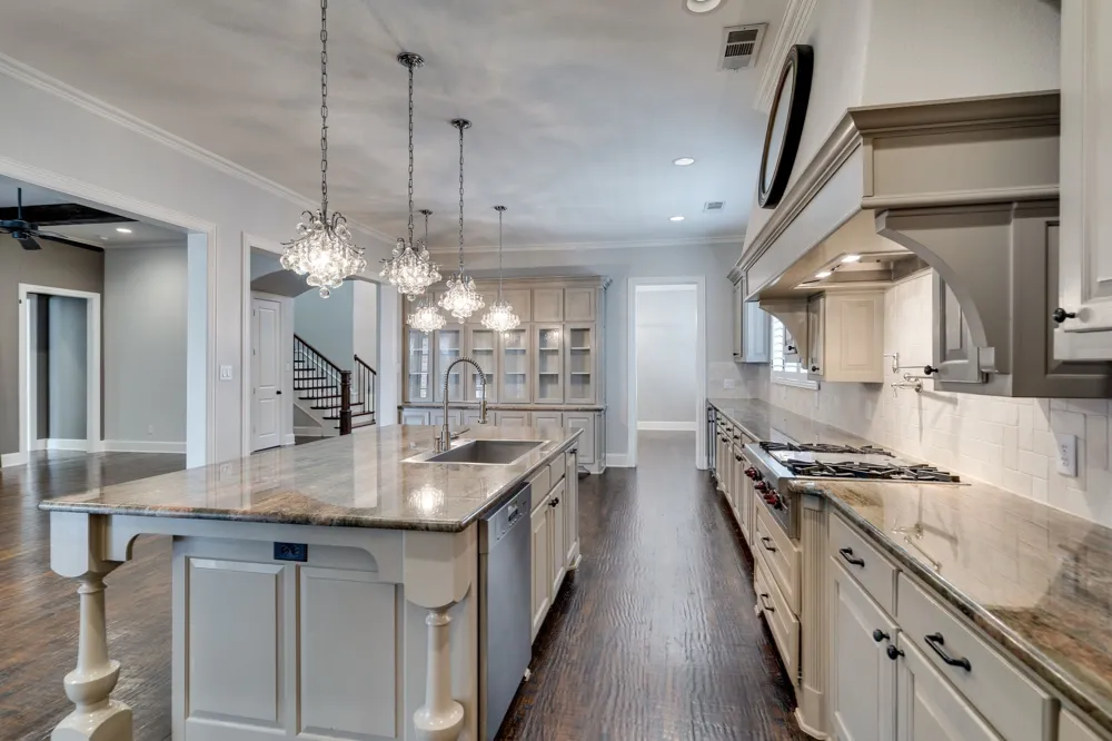 5000 Dickens Lane Carrollton, TX 75010