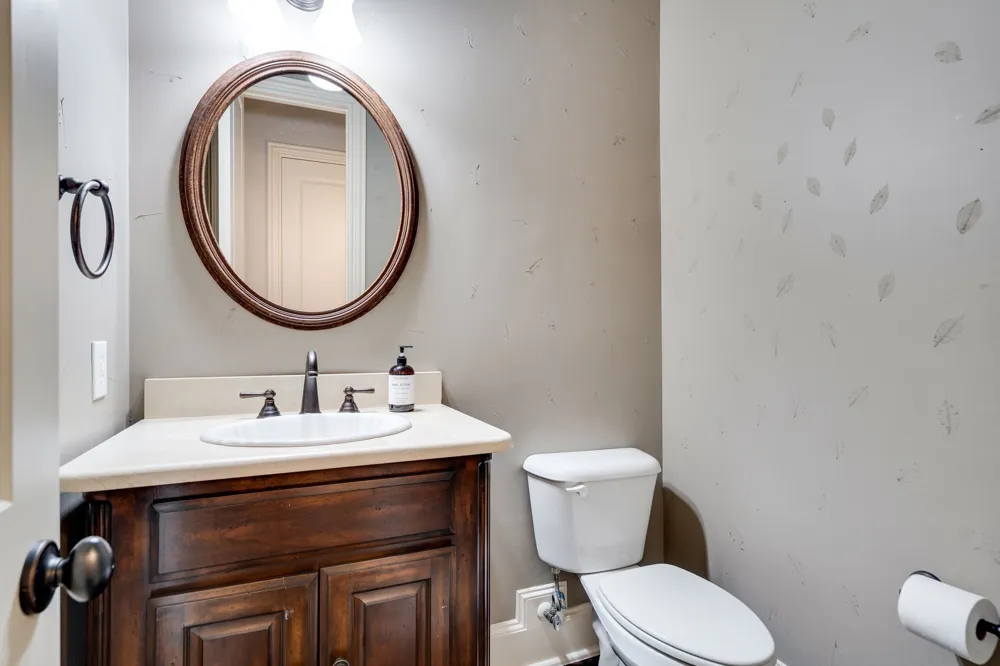 5000 Dickens Lane Carrollton, TX 75010