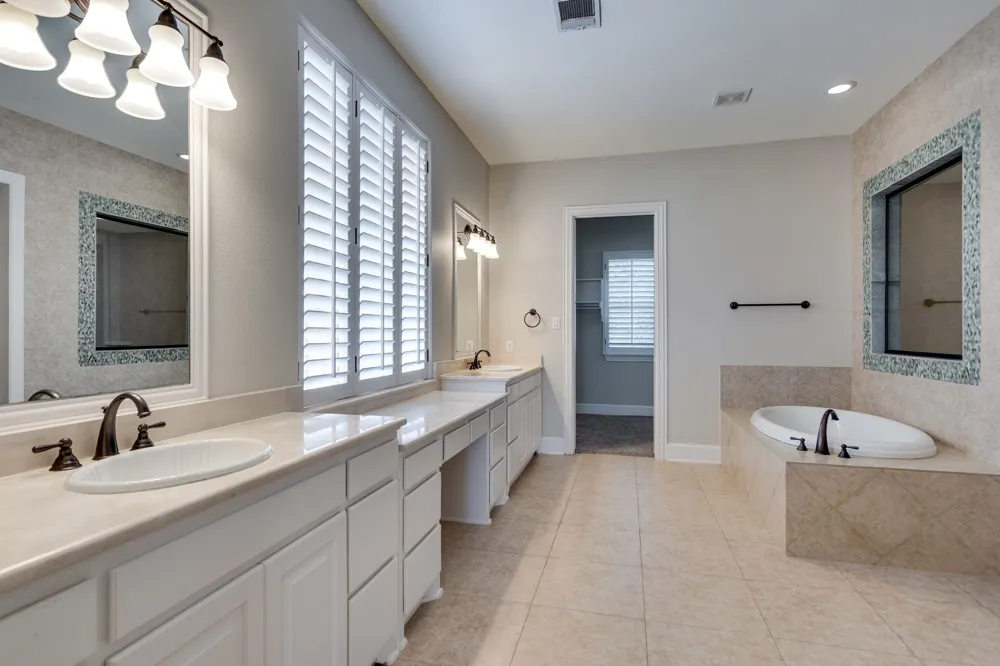 5000 Dickens Lane Carrollton, TX 75010