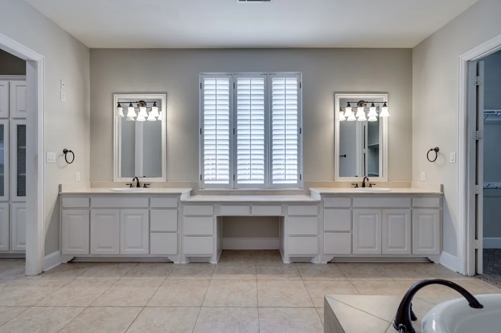 5000 Dickens Lane Carrollton, TX 75010