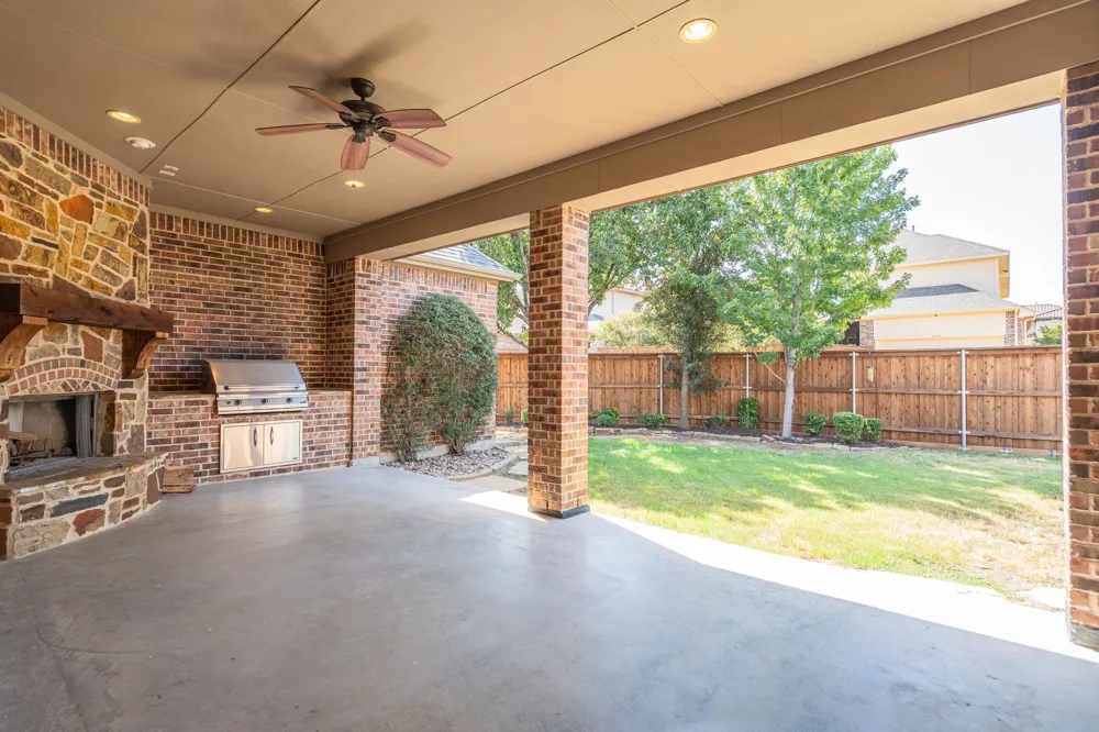5000 Dickens Lane Carrollton, TX 75010