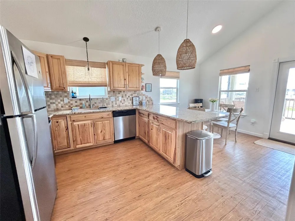 753 Bluewater Highway Surfside Beach, TX 77541