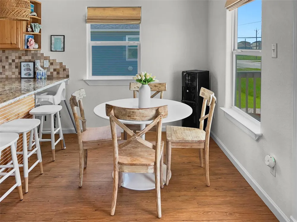 753 Bluewater Highway Surfside Beach, TX 77541