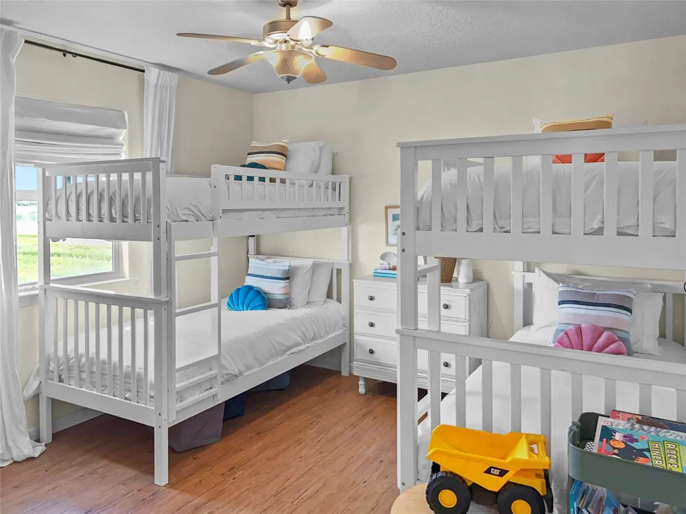 753 Bluewater Highway Surfside Beach, TX 77541