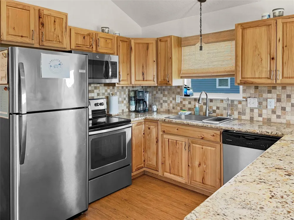 753 Bluewater Highway Surfside Beach, TX 77541