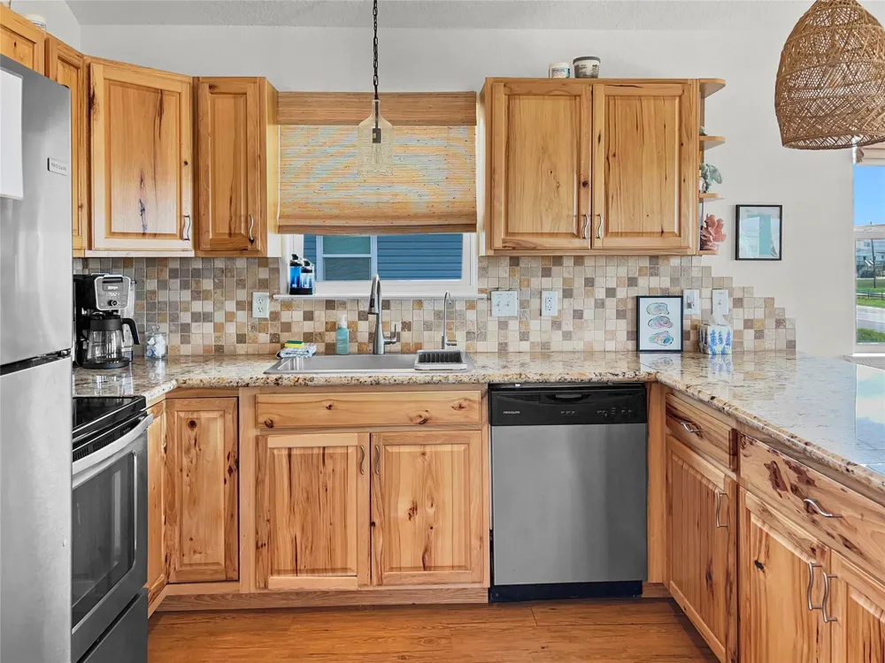 753 Bluewater Highway Surfside Beach, TX 77541