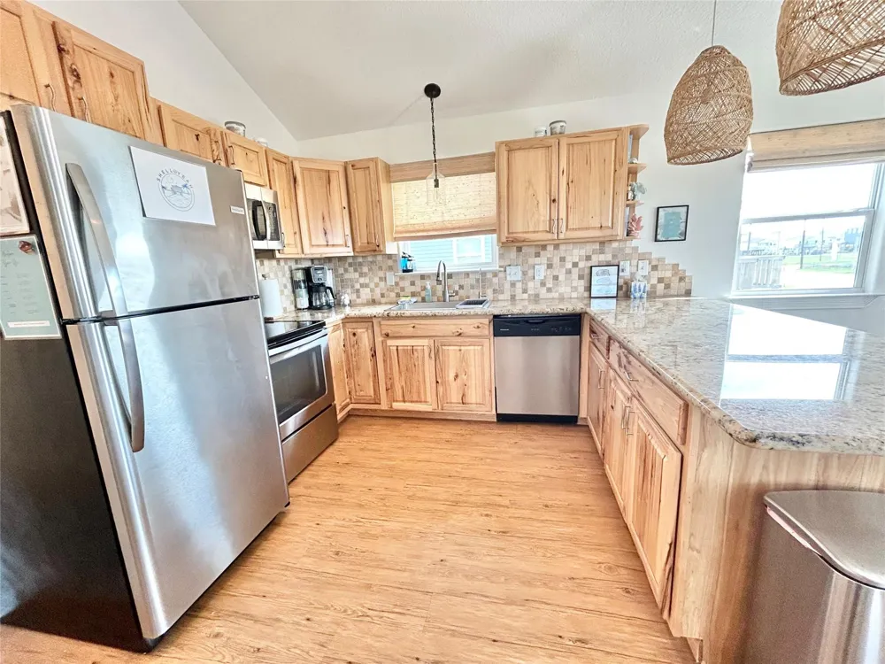 753 Bluewater Highway Surfside Beach, TX 77541