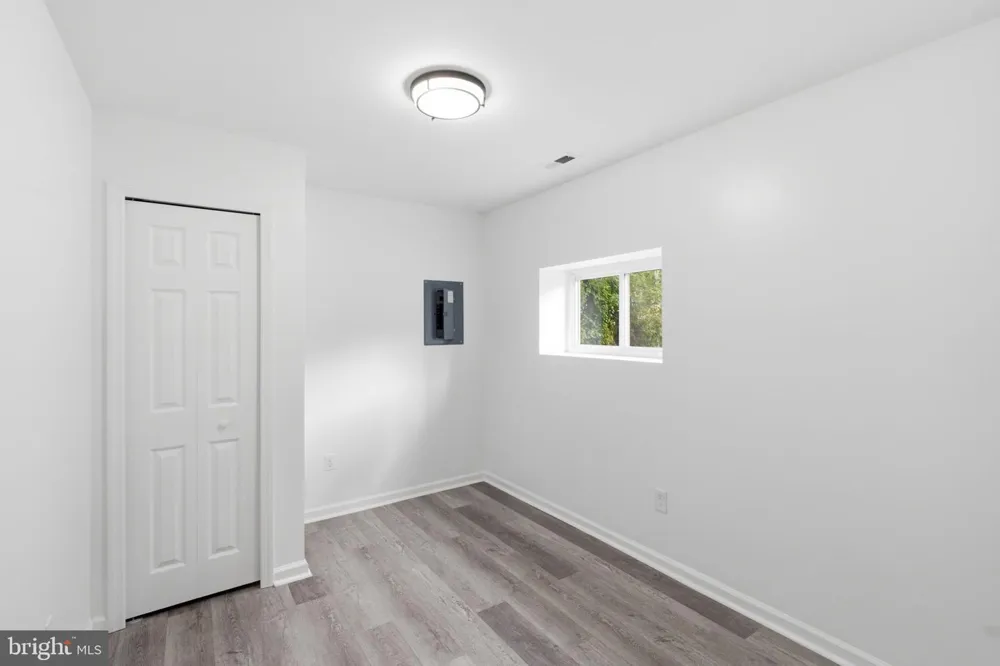 1419 VICTORY AVENUE Williamstown, NJ 08094