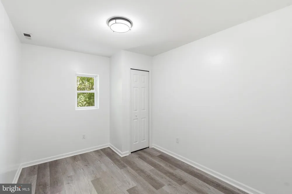 1419 VICTORY AVENUE Williamstown, NJ 08094