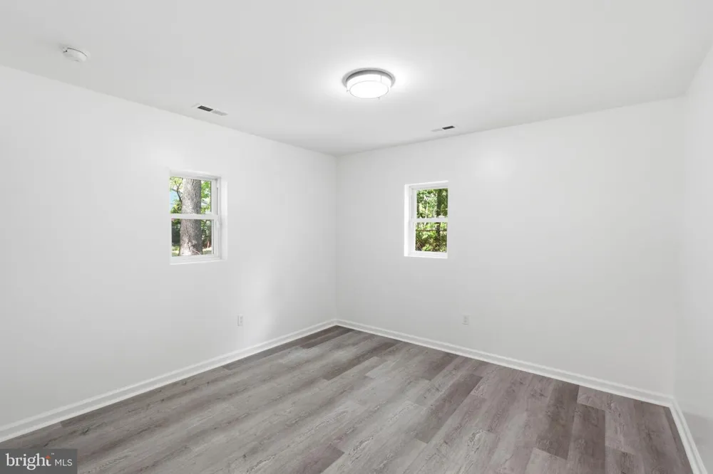 1419 VICTORY AVENUE Williamstown, NJ 08094