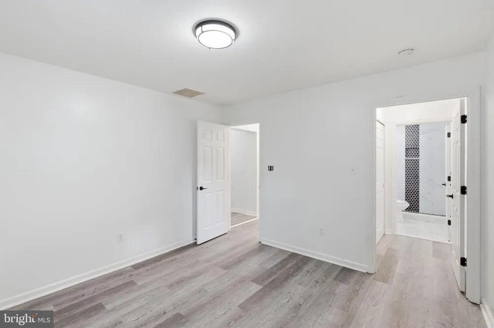 1419 VICTORY AVENUE Williamstown, NJ 08094