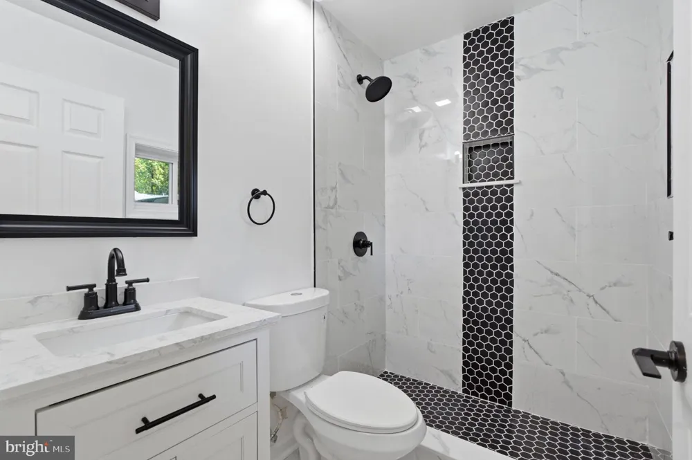 1419 VICTORY AVENUE Williamstown, NJ 08094
