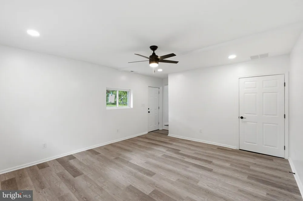 1419 VICTORY AVENUE Williamstown, NJ 08094