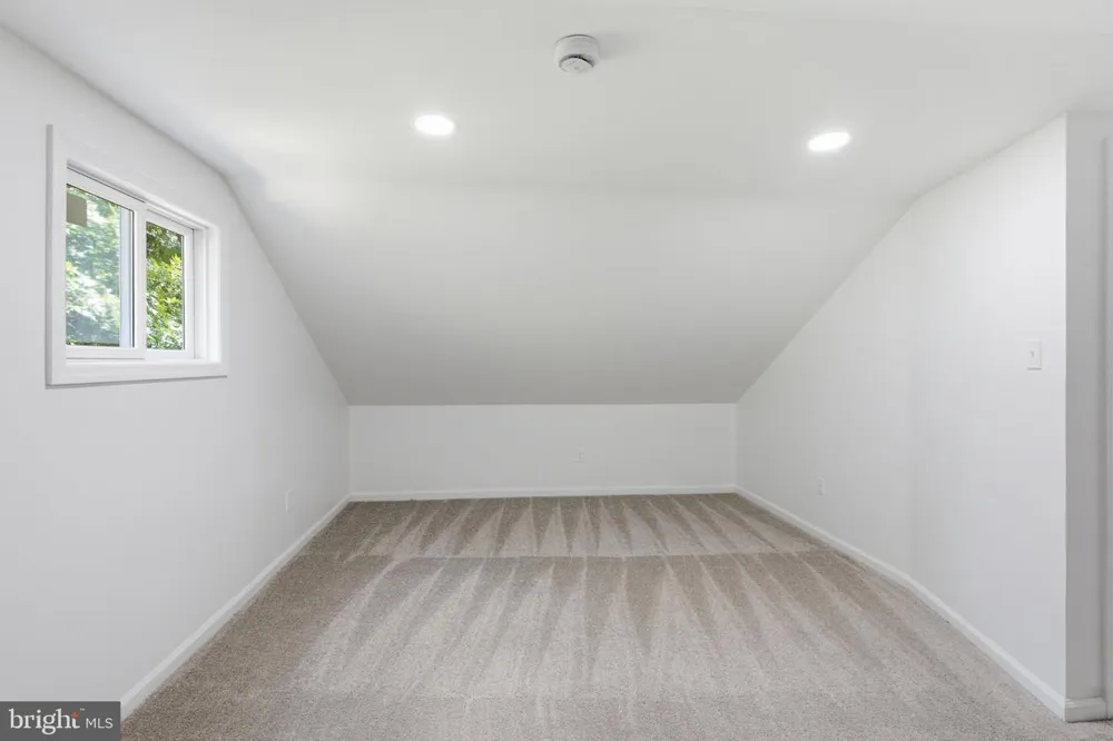 1419 VICTORY AVENUE Williamstown, NJ 08094