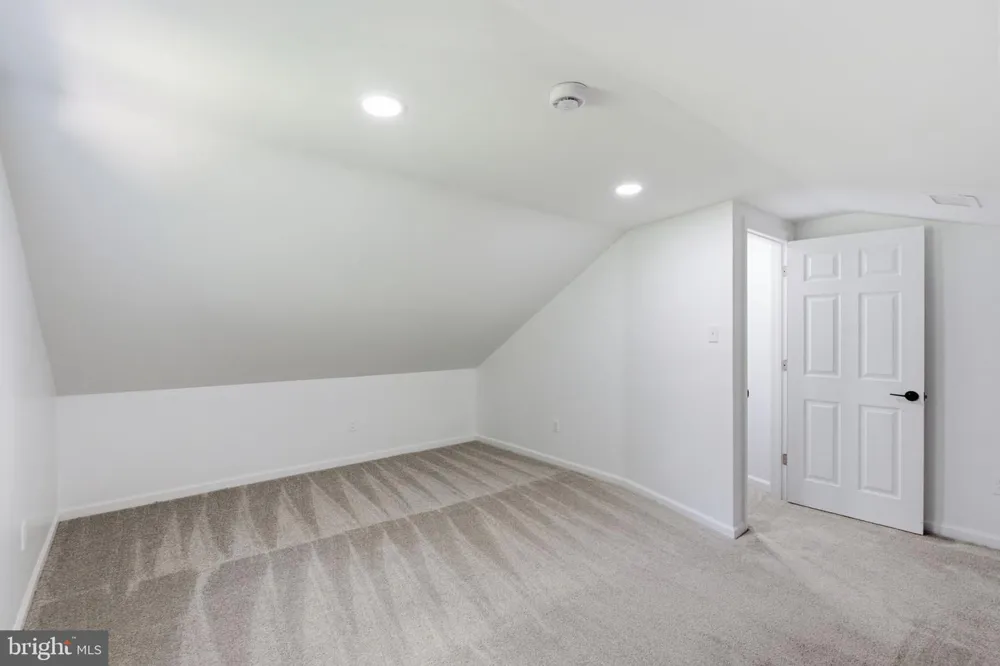 1419 VICTORY AVENUE Williamstown, NJ 08094