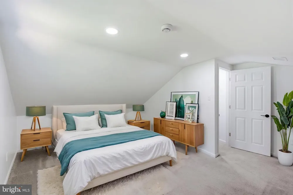 1419 VICTORY AVENUE Williamstown, NJ 08094