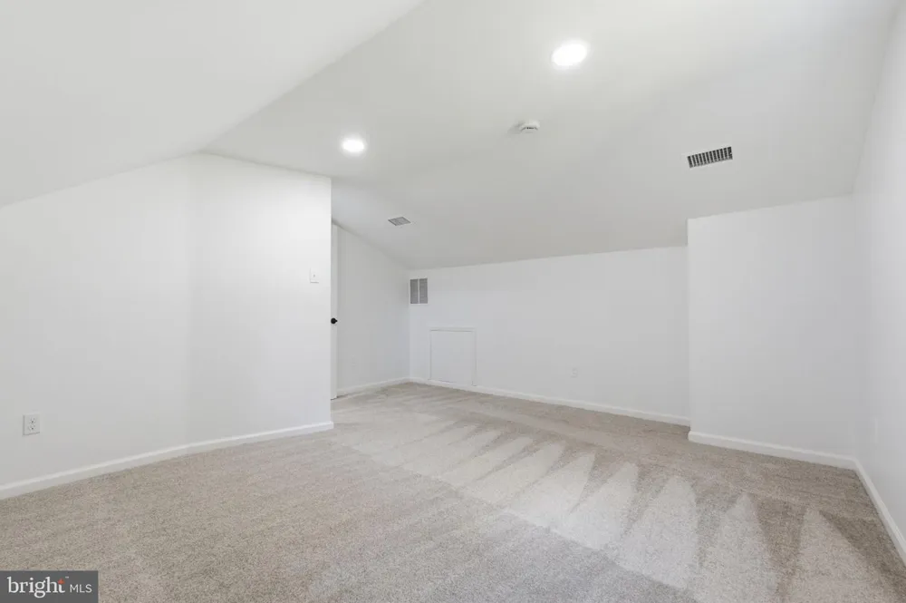 1419 VICTORY AVENUE Williamstown, NJ 08094
